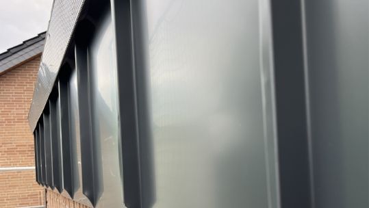 Metalleindeckungen und Bekleidung